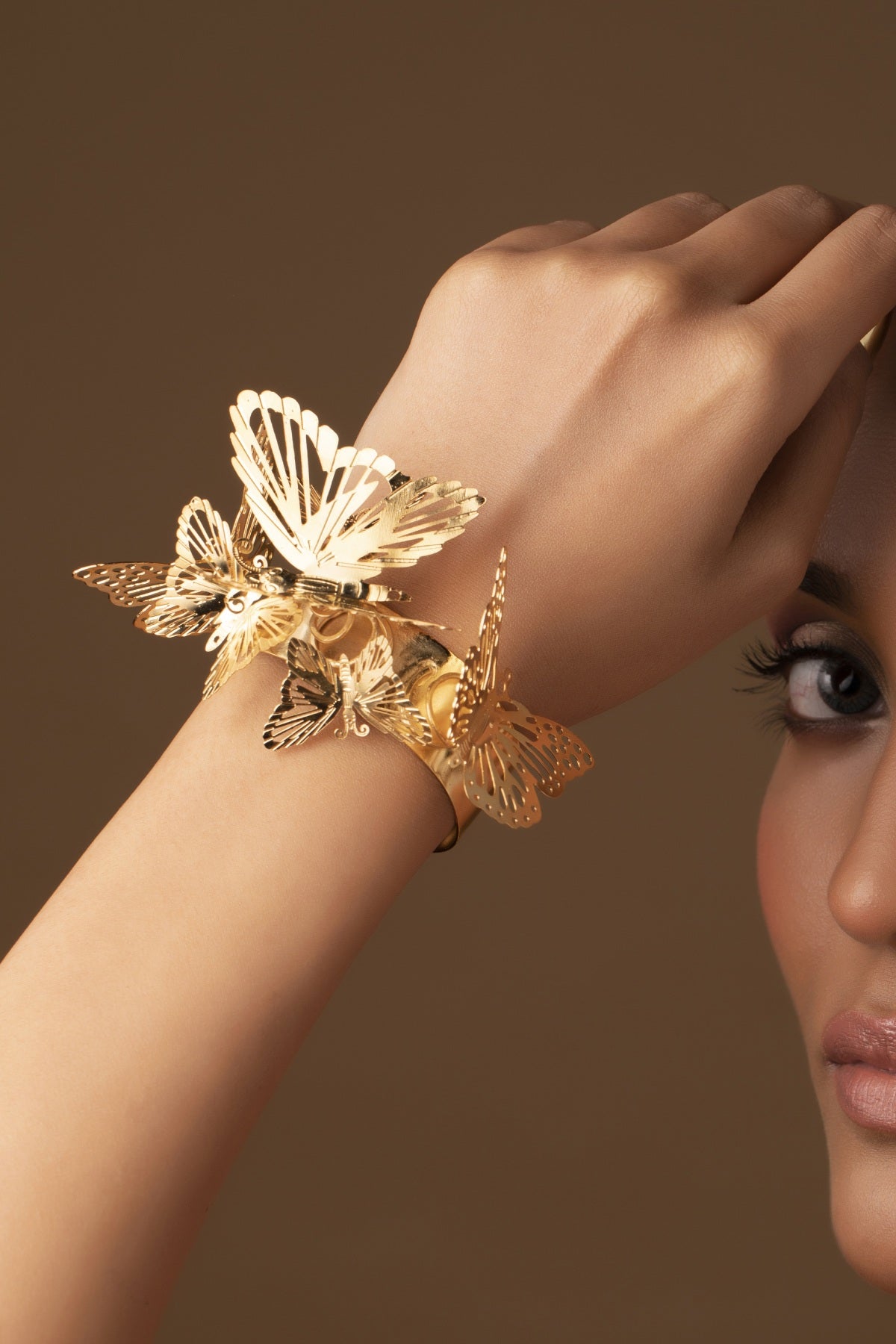 Buy Delicate calisto club handcuff by RUHHEITE Online at Scrollnshops